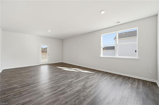 1004 Eastport PL, Suffolk, VA 23435