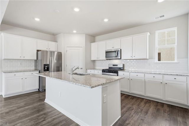 1004 Eastport PL, Suffolk, VA 23435