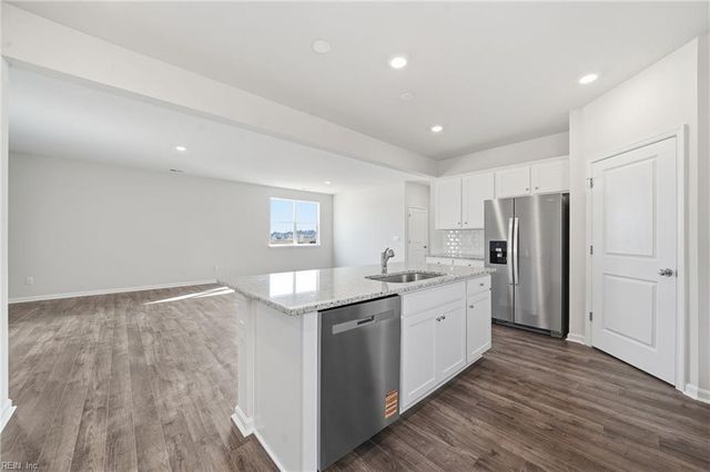 1004 Eastport PL, Suffolk, VA 23435