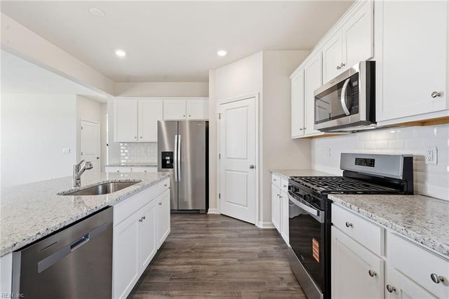 1004 Eastport PL, Suffolk, VA 23435