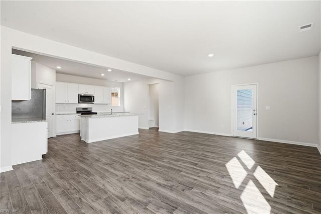 1004 Eastport PL, Suffolk, VA 23435
