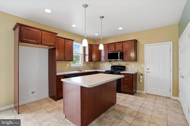 2409 TURNBURY RD, Gilbertsville, PA 19525