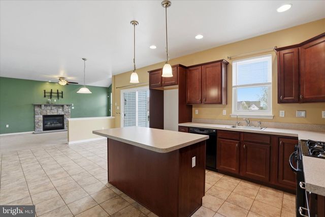 2409 TURNBURY RD, Gilbertsville, PA 19525