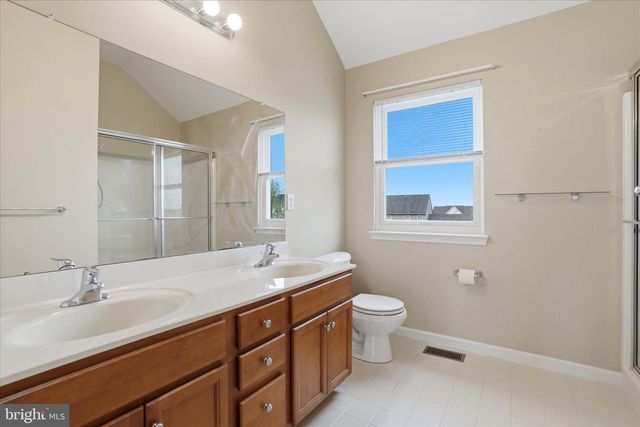 2409 TURNBURY RD, Gilbertsville, PA 19525