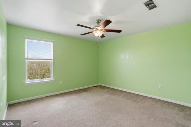 2409 TURNBURY RD, Gilbertsville, PA 19525