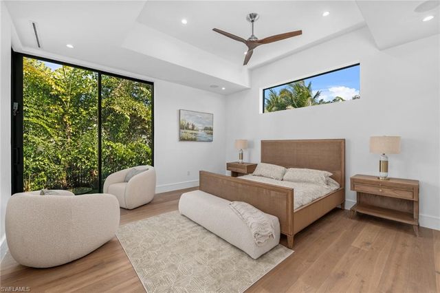 1800 Crayton RD, Naples, FL 34102