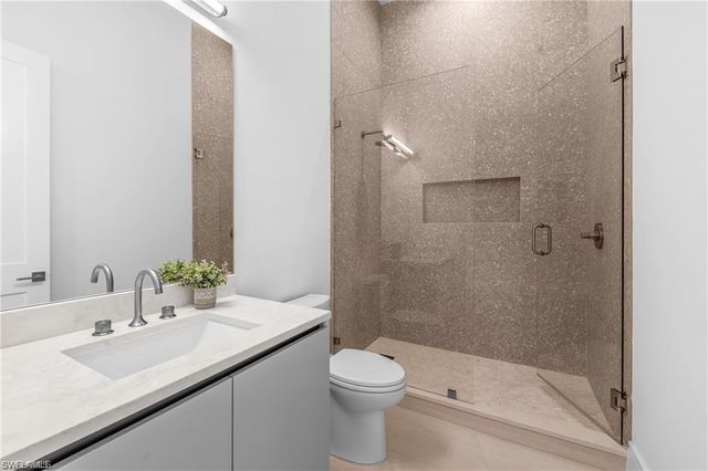 1800 Crayton RD, Naples, FL 34102