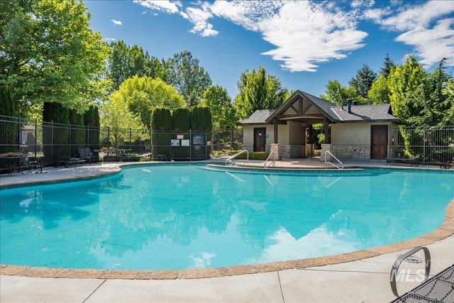 617 Fishing Creek Lane, Eagle, ID 83616
