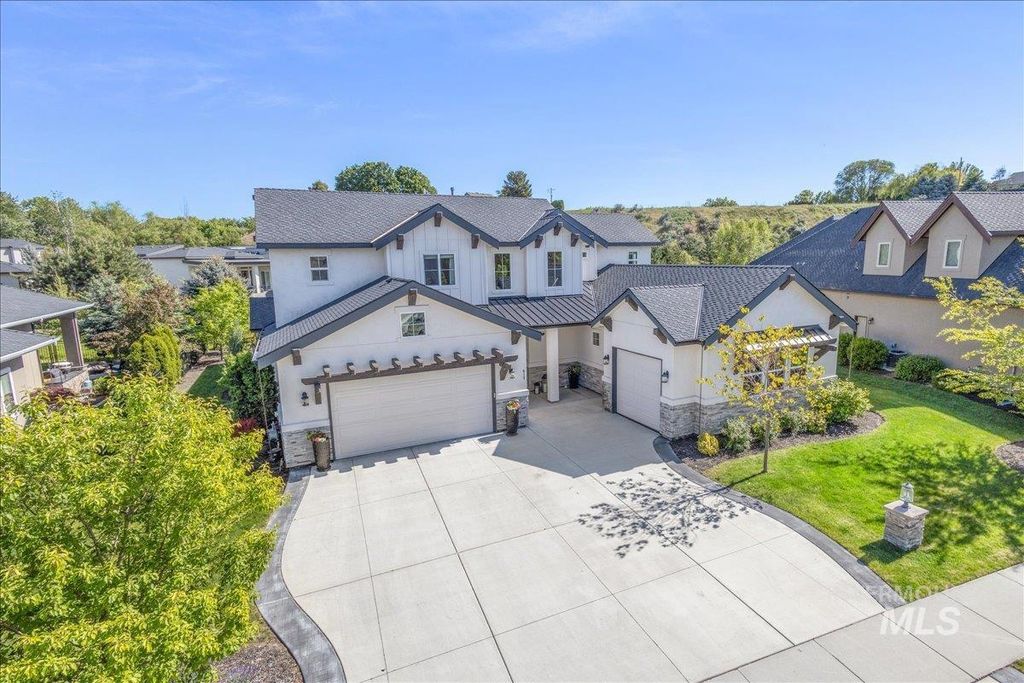 617 Fishing Creek Lane, Eagle, ID 83616