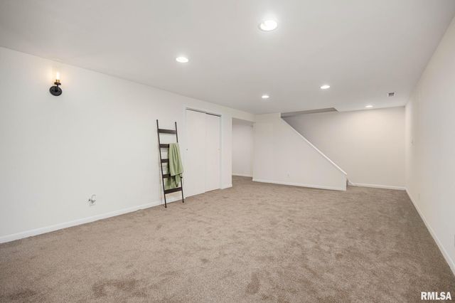 2709 W HUNTINGTON Drive, Peoria, IL 61614