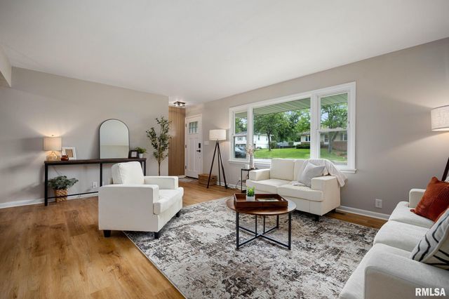 2709 W HUNTINGTON Drive, Peoria, IL 61614
