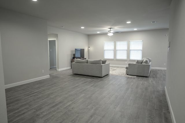 725 Golden Gate Park Road, Alvarado, TX 76009