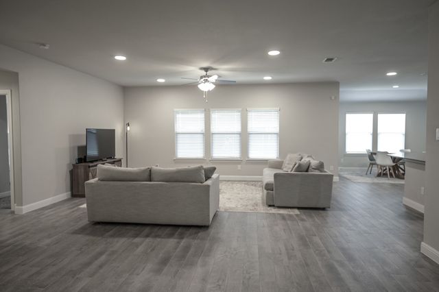 725 Golden Gate Park Road, Alvarado, TX 76009