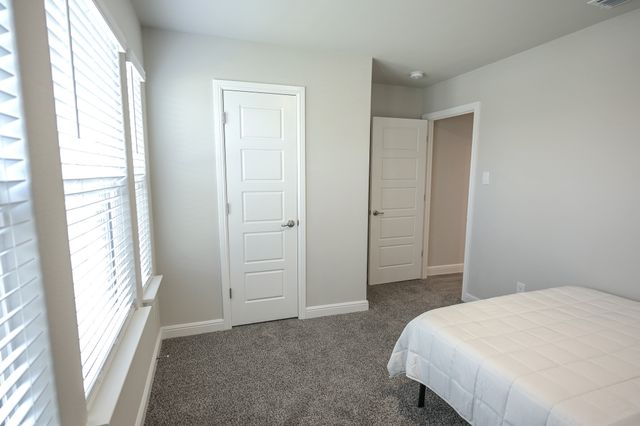 725 Golden Gate Park Road, Alvarado, TX 76009