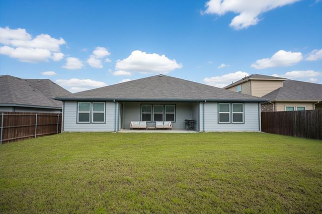 725 Golden Gate Park Road, Alvarado, TX 76009