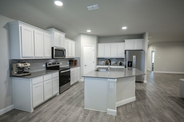 725 Golden Gate Park Road, Alvarado, TX 76009