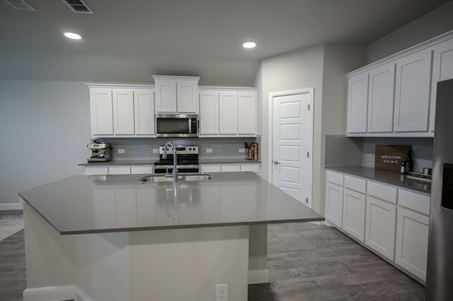 725 Golden Gate Park Road, Alvarado, TX 76009
