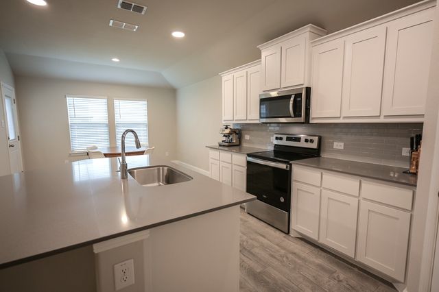 725 Golden Gate Park Road, Alvarado, TX 76009