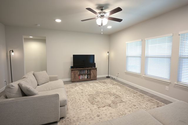 725 Golden Gate Park Road, Alvarado, TX 76009
