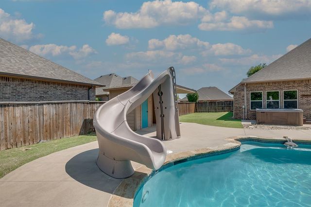6313 Whispering Grove Drive, Oklahoma City, OK 73169