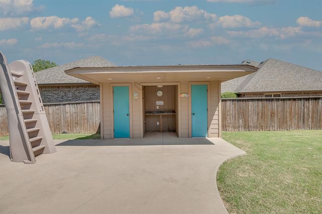 6313 Whispering Grove Drive, Oklahoma City, OK 73169