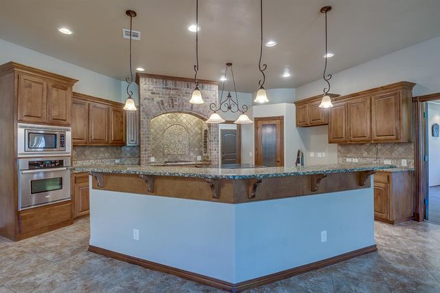 6313 Whispering Grove Drive, Oklahoma City, OK 73169