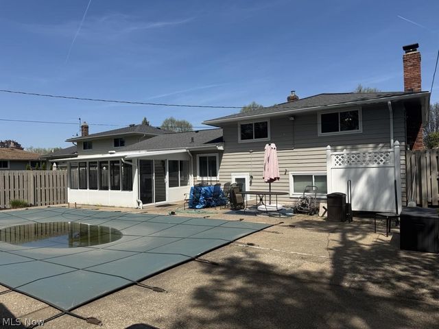21459 Nottingham Drive, Fairview Park, OH 44126