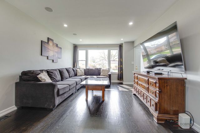 7745 N Nora Avenue, Niles, IL 60714