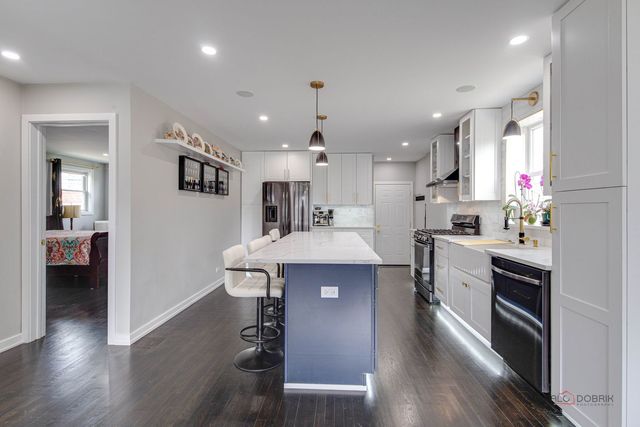 7745 N Nora Avenue, Niles, IL 60714