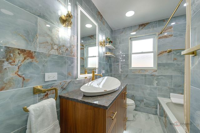 7745 N Nora Avenue, Niles, IL 60714