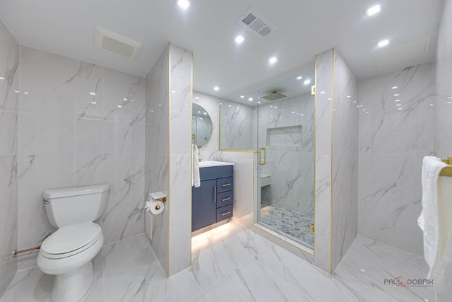 7745 N Nora Avenue, Niles, IL 60714