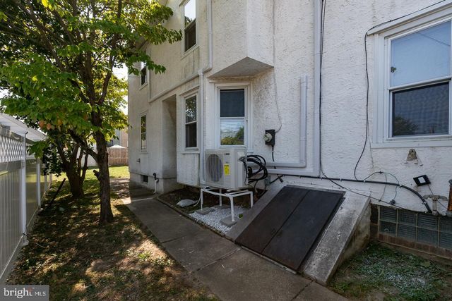 334 E CONESTOGA RD, Wayne, PA 19087