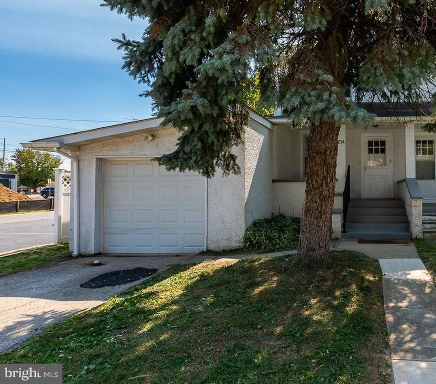 334 E CONESTOGA RD, Wayne, PA 19087