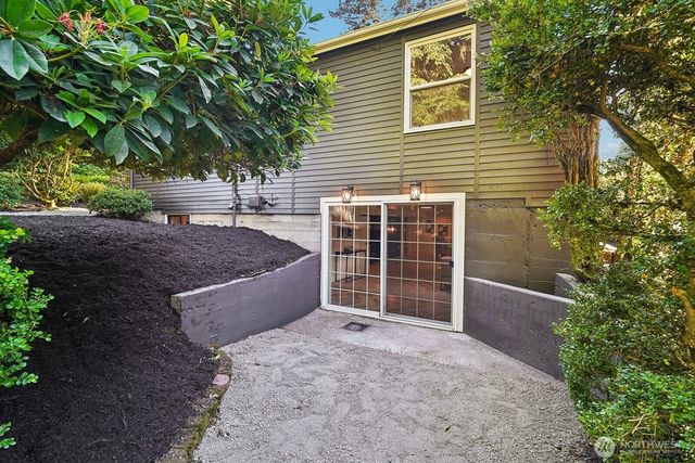 15825 SE 116TH Street, Renton, WA 98059