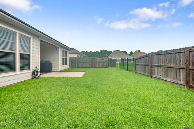 28026 Olympia Ln, Denham Springs, LA 70726