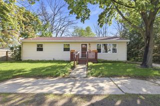 17 S Willard Street, New Buffalo City, MI 49117