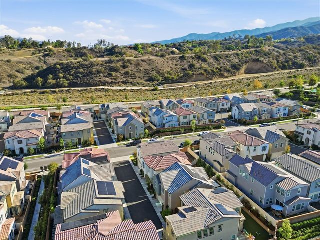 4056 Spring Haven Lane, Corona, CA 92883