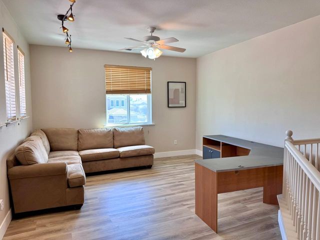 8553 N Ann Avenue, Fresno, CA 93720
