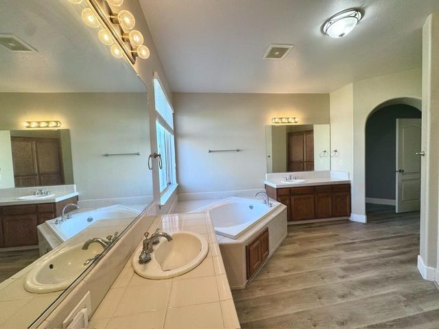 8553 N Ann Avenue, Fresno, CA 93720