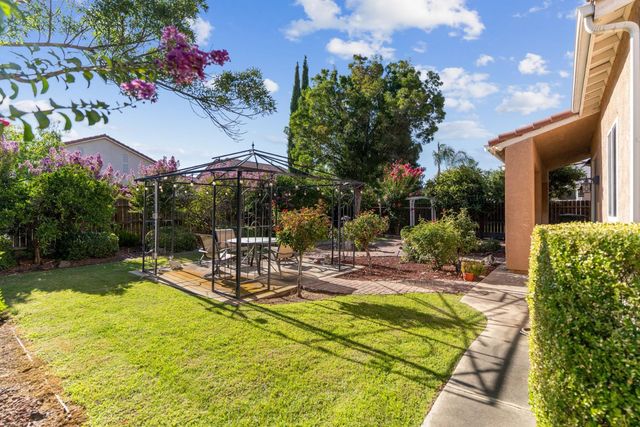 8553 N Ann Avenue, Fresno, CA 93720