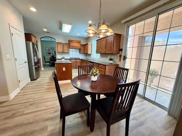 8553 N Ann Avenue, Fresno, CA 93720