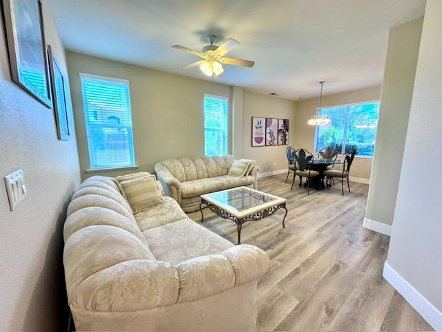 8553 N Ann Avenue, Fresno, CA 93720