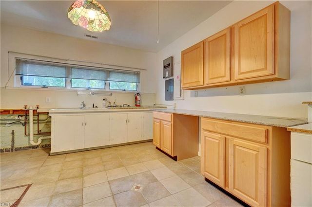 4305 Manchester RD, Portsmouth, VA 23703