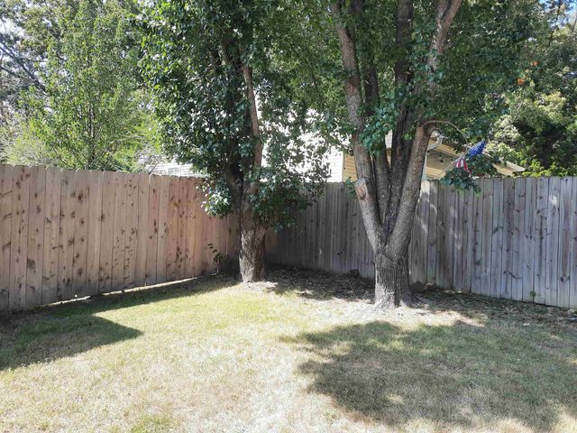 701 Clarence Street, Mountain View, AR 72560