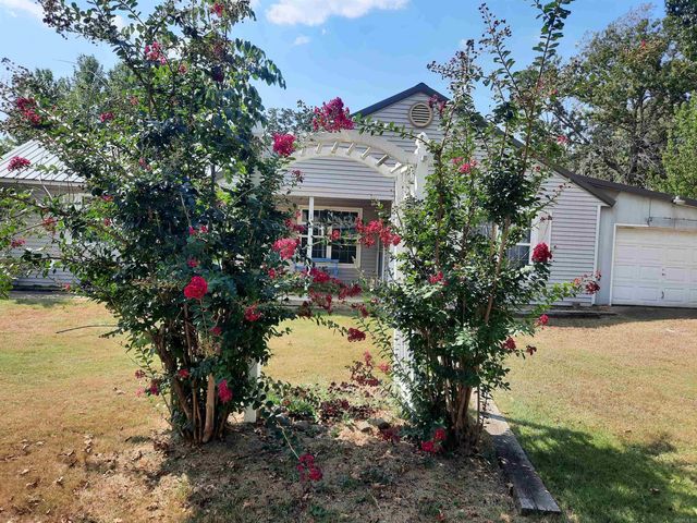 701 Clarence Street, Mountain View, AR 72560