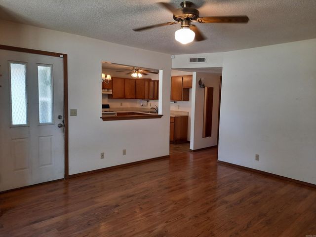 701 Clarence Street, Mountain View, AR 72560