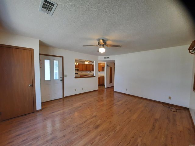 701 Clarence Street, Mountain View, AR 72560