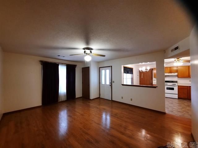 701 Clarence Street, Mountain View, AR 72560