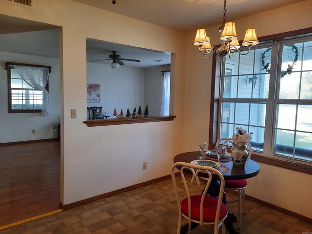 701 Clarence Street, Mountain View, AR 72560