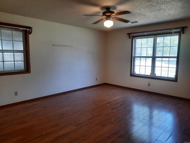 701 Clarence Street, Mountain View, AR 72560